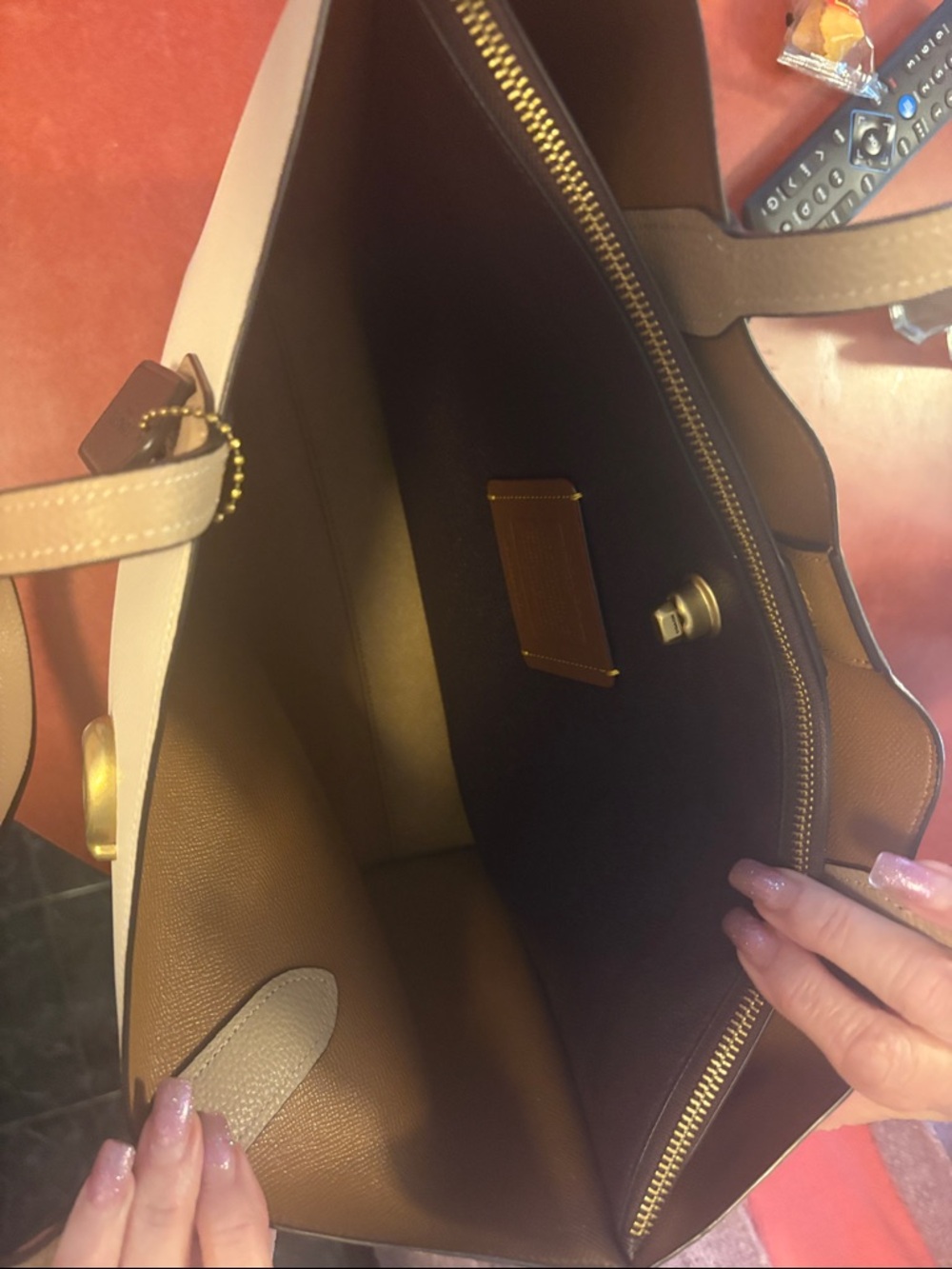 Coach Willow Turnlock Tote Bag - Picture 2 of 4